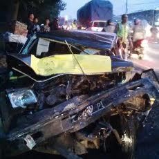 Sedan Vs Pick Up, Satu Penumpang Tewas dan Dua Luka Parah