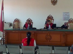 Mencuri Dua Laptop Mahasiswi, Ibu 5 Anak Ini Terus Menangis di Persidangan