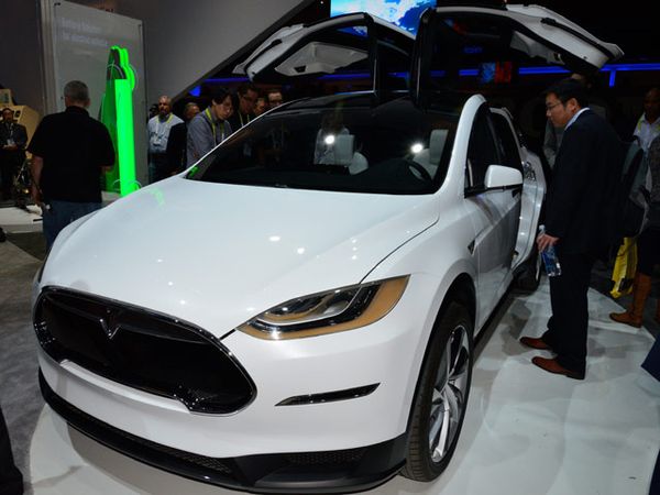 Model X, Crossover Listrik dari Tesla