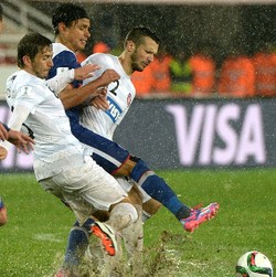 Raja Maroko Copot Menpora Akibat Insiden Tergenangnya Lapangan Sepakbola