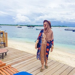 Foto Liburan Makin Cantik dengan Trik Edit di Instagram ala Zaskia Sungkar