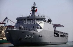 Penyelam Batal Lakukan Persiapan Pengangkatan Ekor QZ8501 Malam Ini