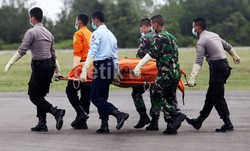 48 Jenazah Korban AirAsia QZ8501 Telah Ditemukan