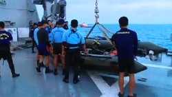 Sinyal Terdeteksi, Kotak Hitam Diduga Berada 300 M dari Ekor QZ8501