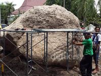 Batu Semar di Depan Pemkab Bojonegoro