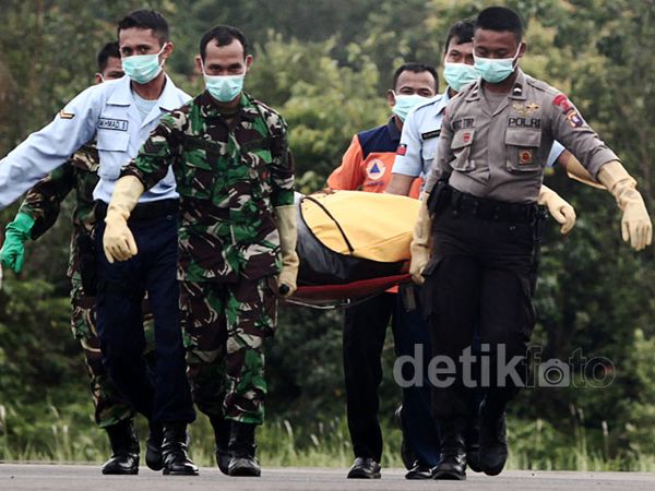 Jenazah Korban AirAsia Kembali Tiba di Pangkalan Bun