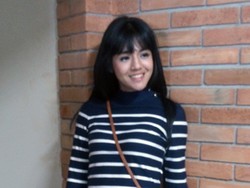 DJ Una Jadi Perempuan Berhijab di Rock N Love