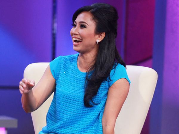 Gaya Kak Rose Bawakan Rumpi No Secret