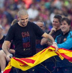 Masih Lapar Trofi, Valdes Bertekad Tambah Lagi bersama MU