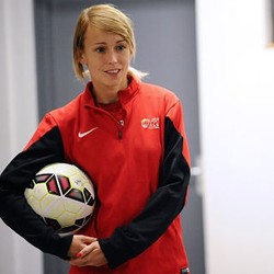 Gol Spektakuler Stephanie Roche dalam Pertandingan yang Senyap