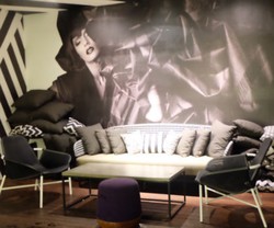 Menunggu Senja Sambil Minum-minum Cantik di Bart, Artotel Jakarta