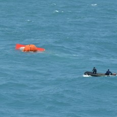 Akhirnya! Ekor AirAsia QZ8501 Terangkat ke Permukaan