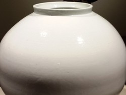 Misteri Guci Bulan dan Lukisan Monokromatik Korea