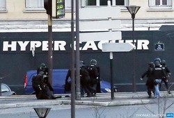 5 Orang Tewas Termasuk Penyandera di Toko Kelontong Yahudi di Paris