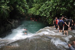 Berkunjung ke Pangandaran, Coba Serunya Body Rafting di Citumang