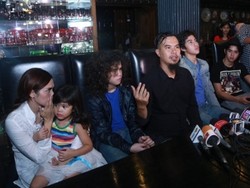 Ahmad Dhani Berikan Santunan Terakhir Bagi Korban Kecelakaan Dul