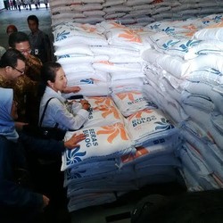 Menteri Rini Blusukan ke Sejumlah BUMN di Surabaya dan Sidoarjo