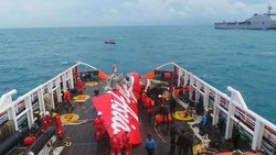 Basarnas: Di Dekat Sinyal Ping Ditemukan Serpihan Sayap dan Engine Pesawat