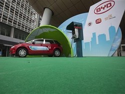 Tiongkok Perpanjang Subsidi Mobil Listrik Produksi Lokal