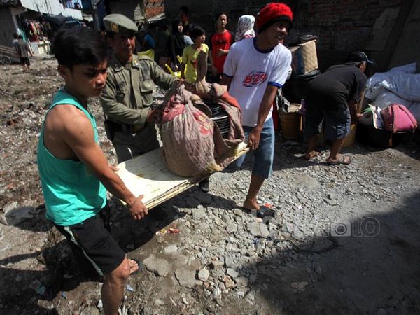 Pembongkaran Pemukiman di Waduk Pluit