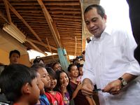 Menteri Marwan Jafar Blusukan Ke Pagedangan