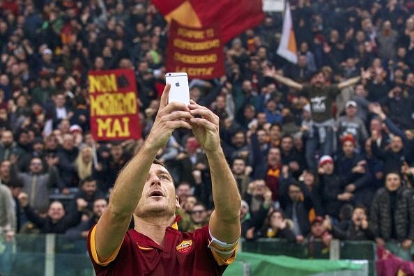 Selfie Istimewa Totti di Laga Derby