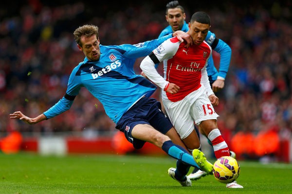 Memaksimalkan Sisi Kiri dan Menjaga 2/3 Lapangan