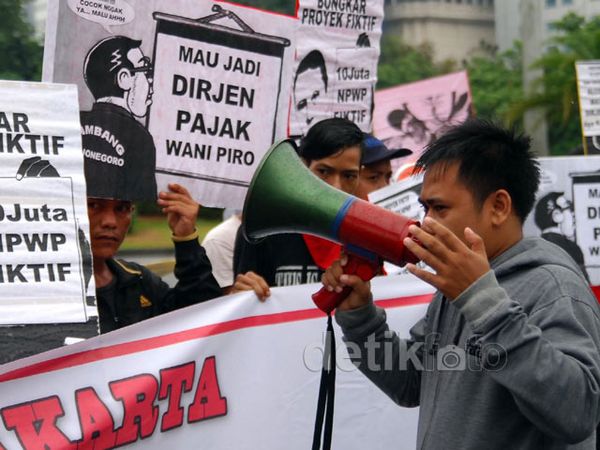 Aksi Tolak Calon Dirjen Pajak Bermasalah