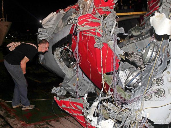 Tim Investigator Airbus Cek Ekor AirAsia