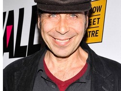 Aktor dan Komedian Taylor Negron Meninggal Dunia