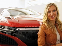 Wanita Cantik Inilah yang Mendesain Supercar Honda NSX