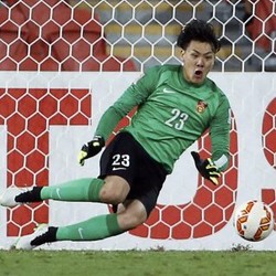 Kala Seorang Ballboy Bantu Kiper China Gagalkan Penalti