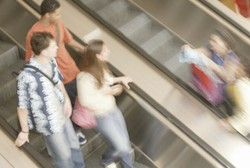 Desember: Pesan Berantai tentang Penculikan Anak di Keramaian