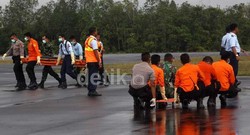 AirAsia: Jokowi dan Keluarga Ingin Pencarian Korban Dilakukan Tuntas