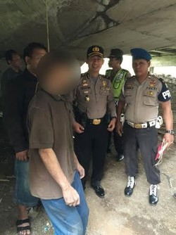 Seorang Pria Ditemukan Tewas Gantung Diri di Kolong Tol Kembangan