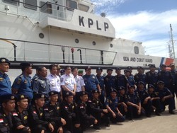 Sempat Foto dengan Petugas Pelabuhan Kumai, Menhub Kembali ke Jakarta