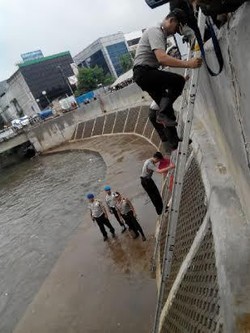 Bantu Penanggulangan Banjir, Polda Metro Siagakan 3.881 Personel