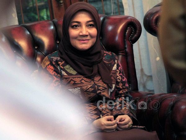 Istri Komjen Budi Komentari Kasus Suaminya