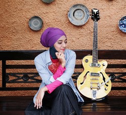 Marsha Chikita Fawzi Berhijab karena Tak Mau Bebani Ikang Fawzi