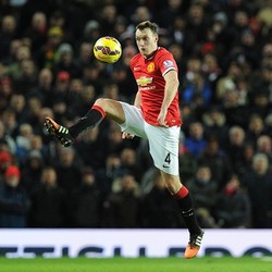 Jones: MU Nyaman dengan Strategi Tiga Bek