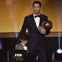 Siapa Saja yang Memilih Ronaldo Jadi Pemenang Ballon dOr?