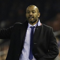 Valencia Perpanjang Kontrak Nuno