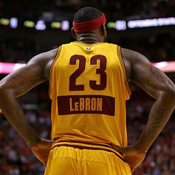LeBron James Kembali Pimpin Penjualan Jersey NBA