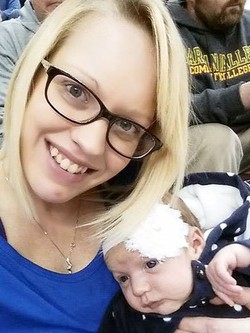 Wanita Ini Diusir dari Kasino Karena Menyusui Bayinya