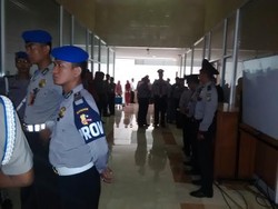 Komjen Budi Uji Kelayakan, Ruang Komisi III Dijaga Puluhan Polisi
