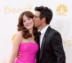 Selamat! Zooey Deschanel Hamil Anak Pertama