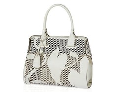 Editors Choice: Tampil Stylish ke Kantor dengan 5 Tas Terbaru Tods