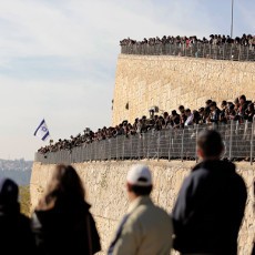 Ribuan Orang Hadiri Pemakaman 4 Korban Penyanderaan Prancis