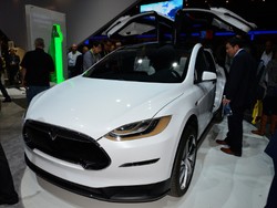 Penjualan di Tiongkok Melempem, Tesla Siap Luncurkan Model X