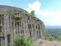 Pemandangan Keren dari Puncak Gunung Api Purba Nglanggeran
